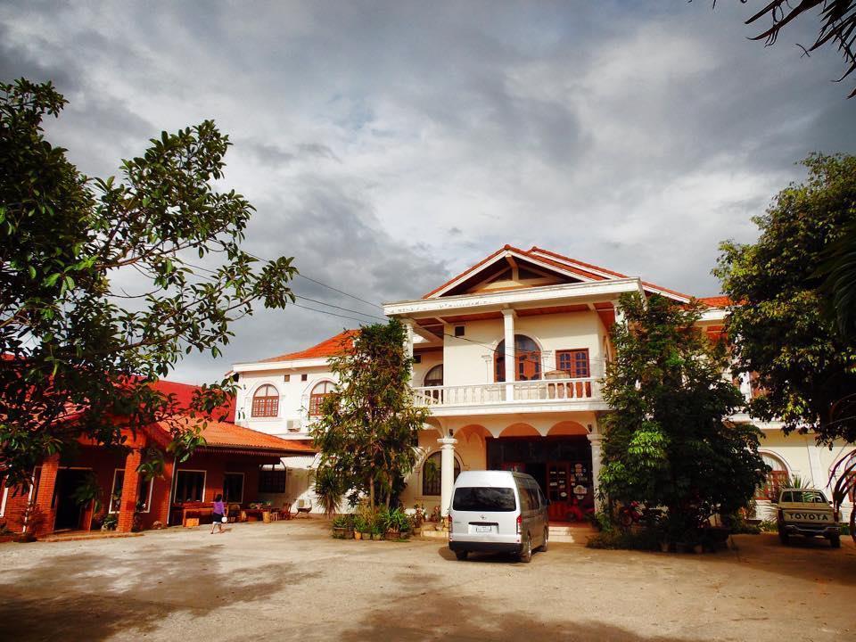 Отель Duangkeomany Муанг-Пхонсаван Экстерьер фото